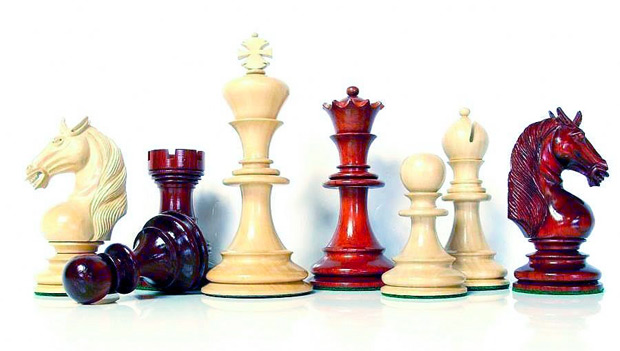 andalusian-blood-rosewood-chess-set-6